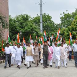 गेहेगेहेविलसतु भारतस्य राष्ट्रध्वजः_3